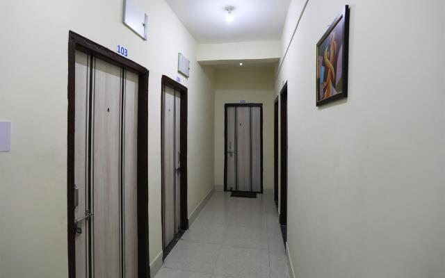 OYO 14505 Regal Stays