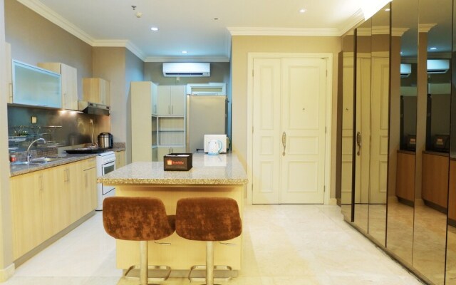 Luxury 2br the Bellezza Apartment with City View