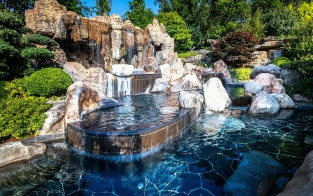 Gudian Banshan Hot Spring Hotel