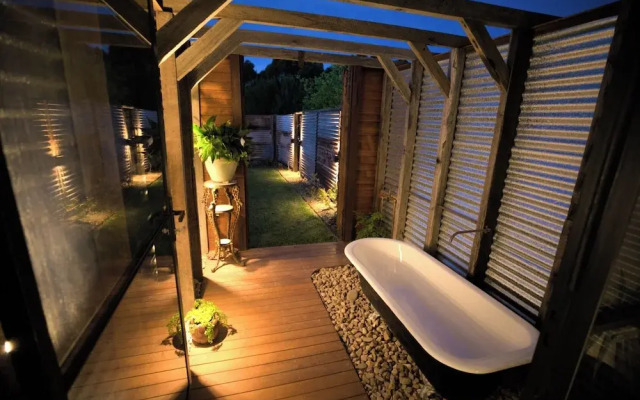 Old Chaff Mill Retreat - - luxury vineyard accommodation