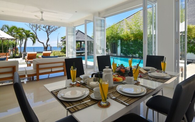 Villa Lovina Beach 2