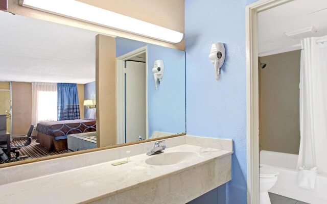 Downtown Inn & Studio Suites