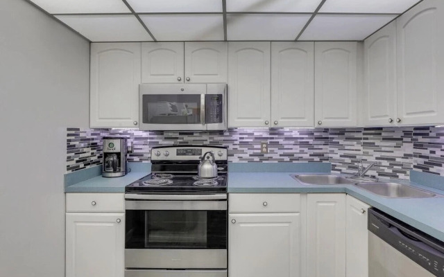 South Seas Tower 4-309