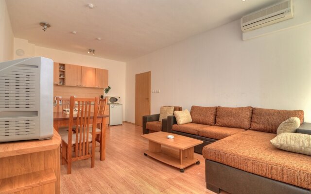 Oasis Suites Apartments and Studios