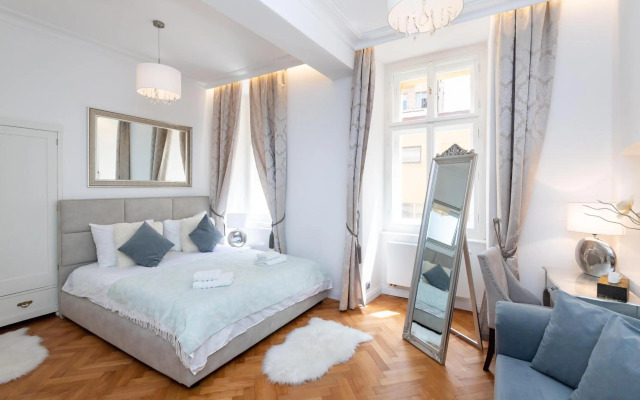 NEW Wenceslas Square apartment*****, Prague 1