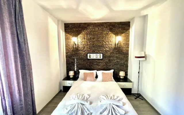 Tower Old City Apartment