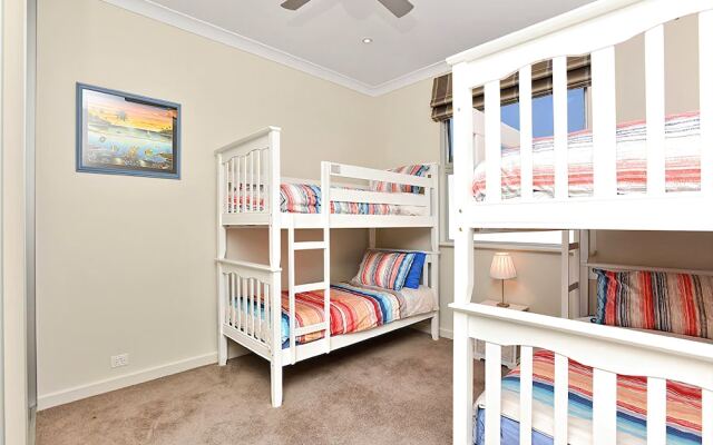 Coral Sands Luxury Beach House