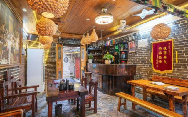 By Chance Bar&Inn