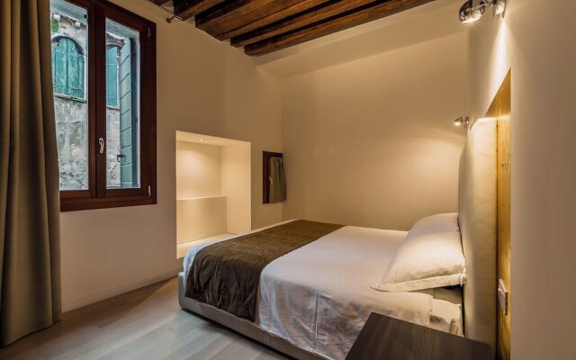 Charming Palace Corte Del Teatro