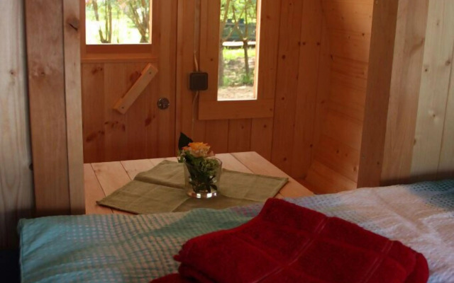 Mini Hotel Übernachten Im Gurkenfass