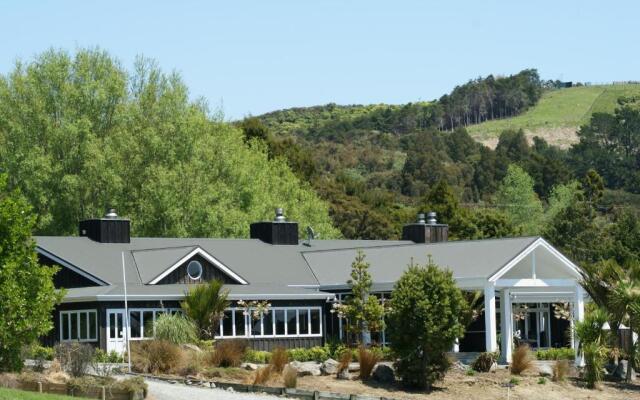 Woodhouse Mountain Lodge