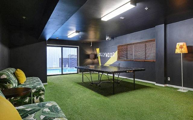 Shelter Hotel