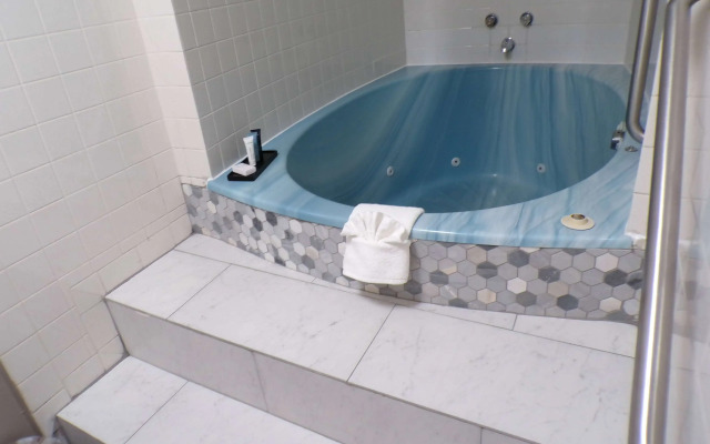 Luxor Inn & Suites, a Travelodge by Wyndham