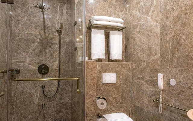 Villa Plaza Boutique Hotel & Spa