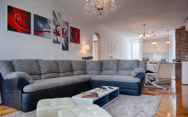 Leisure Apartment