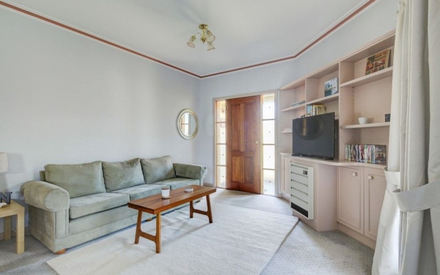 Avalon Cottage – Guest Rooms – Port Fairy