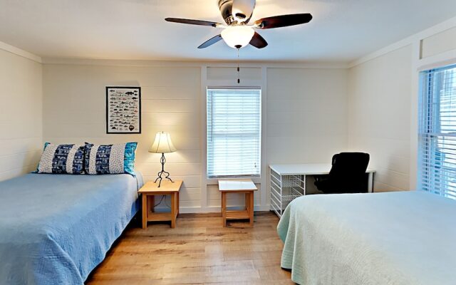 The Purple House - Four Bedroom Home