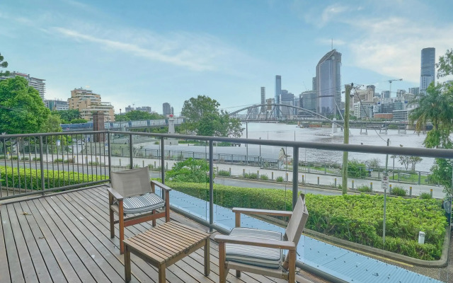 River Plaza Apartments
