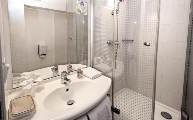 Brit Hotel Essentiel Millau