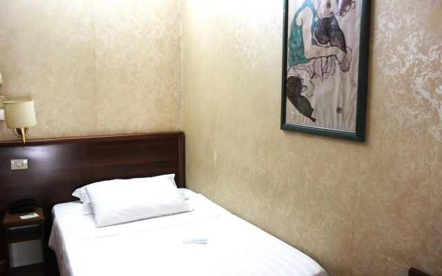 Phi Hotel Ambra