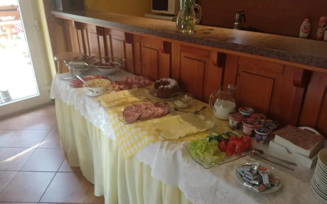 Garni Limbový Dvor