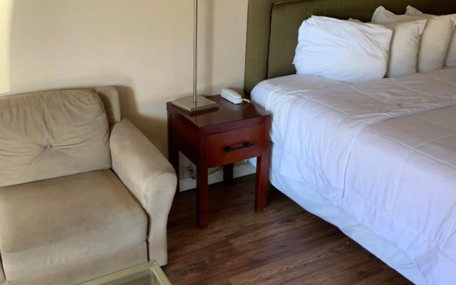 Smokey Point Motor Inn