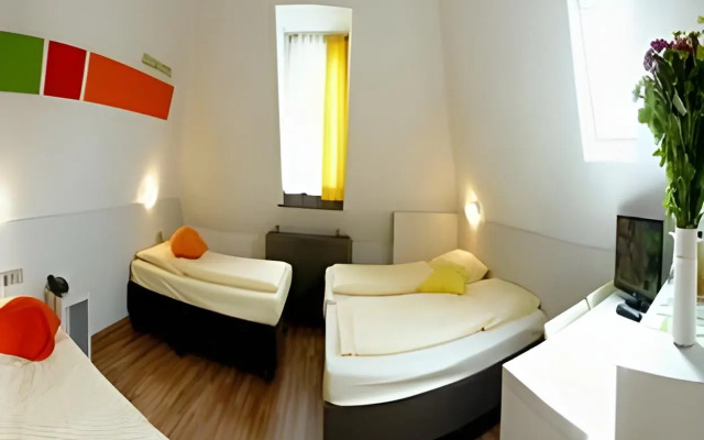 Colour Hotel