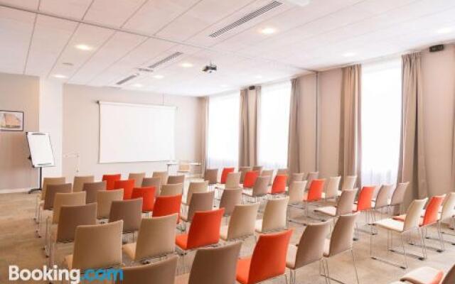 Holiday Inn Paris Val De Bievre