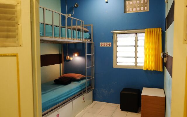 HOZ Bed and Breakfast - Hostel
