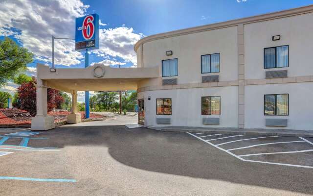 Motel 6 Espanola, NM