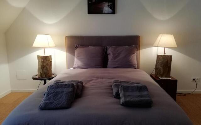 Gîte Ainay-le-Vieil, 5 pièces, 8 personnes - FR-1-586-15