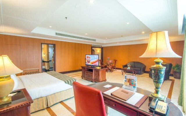 Sunlake Waterfront Resort and Convention