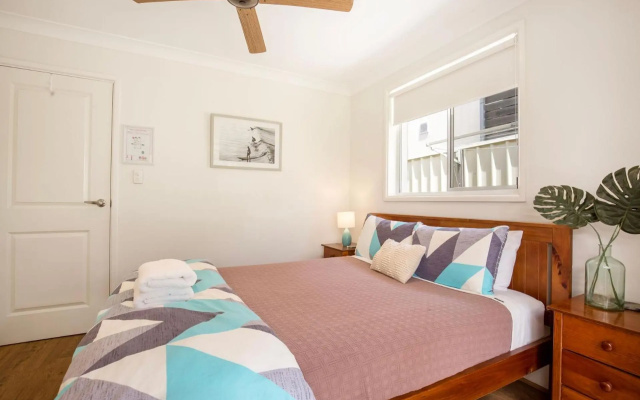 Sunbaker Beach House - 4 Mins to Beach - Pet Friendly with Fire Pit – Guest Rooms – Culburra Beach