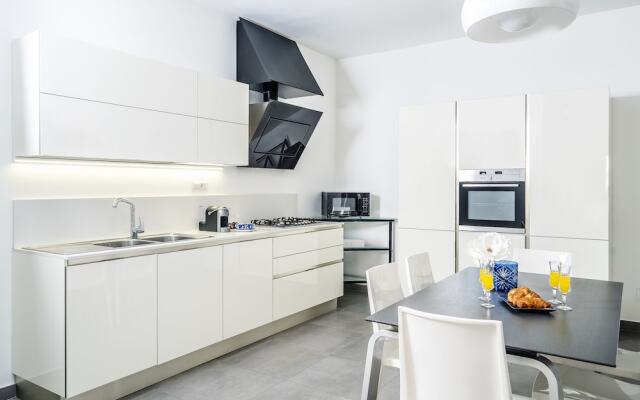 Brand New Apartment with Terrace Solarium & Gym