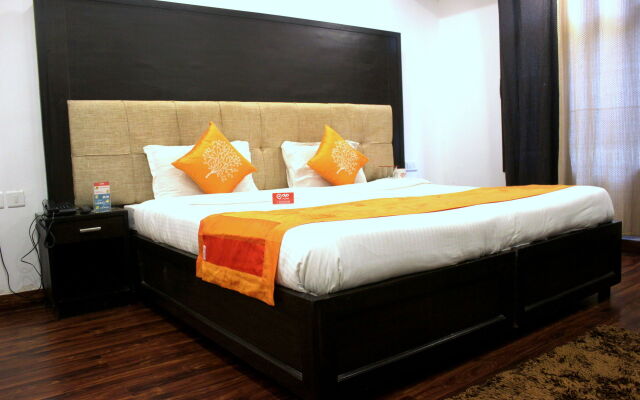 OYO 899 Dwaper Hotel