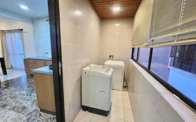 PENTHOUSE MARINA COURT VACATION HOME 4 BEDROOMS KOTA KINABALU 14pax – Hotel Rooms – Kota Kinabalu