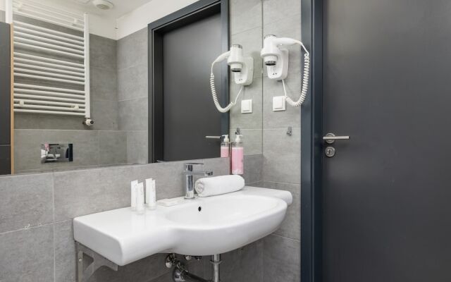 Studio Lwowska 1 by Renters