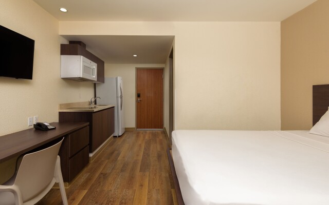 Extended Suites Tijuana Macroplaza