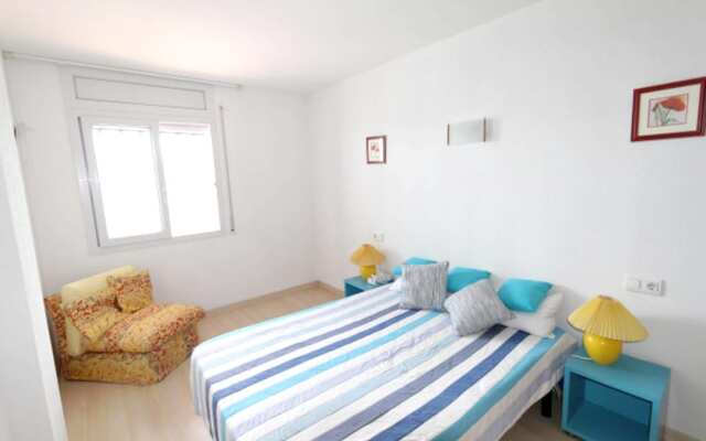 Apartment with 2 Bedrooms in Roses, with Wonderful City View, Pool Access, Furnished Terrace - 1 Km From the Beach