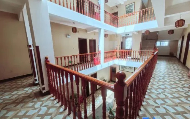 Orange City Hotel No. 2 (Zhongyi Market, the Old Town of Lijiang)