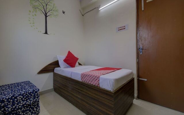 OYO 15589 Hotel Kamdhenu