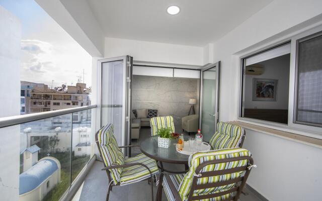 Larnaca Finikoudes Suite 405