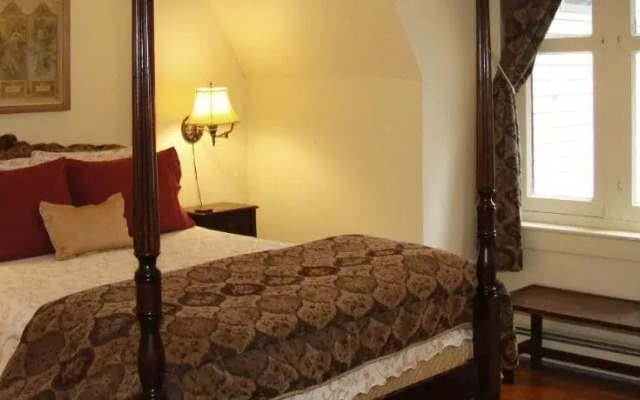 The Notchland Inn