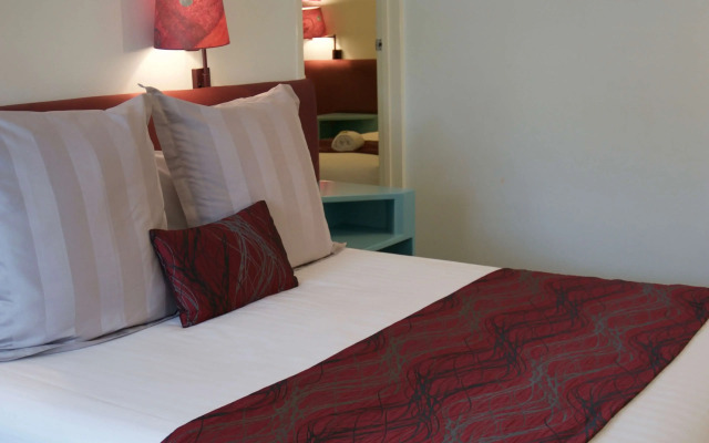 SureStay Hotel by Best Western The Clarence on Melville