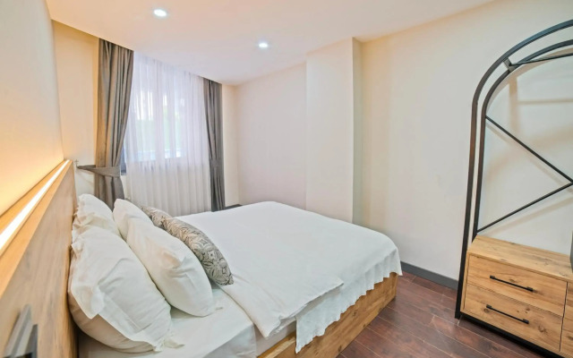 City Moonlight Apart Hotel