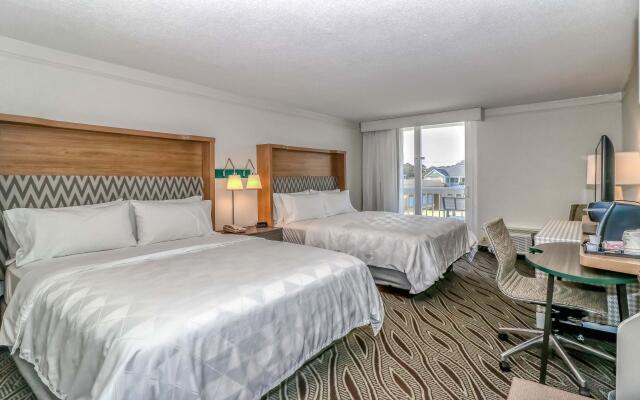 Holiday Inn Resort Oceanfront at Surfside Beach by IHG