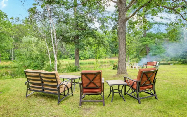 Family-friendly Home w/ Fire Pit in Pine River