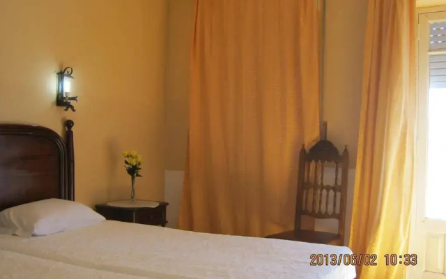 Residencial Miradoiro Guest House