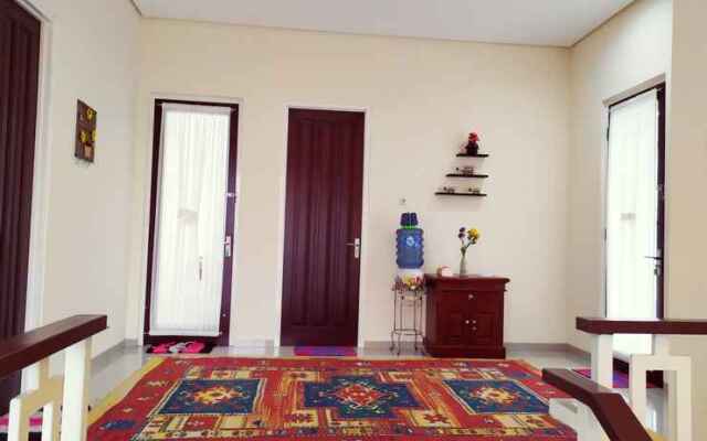 Full House 4 Bedroom at Azka Homestay 2