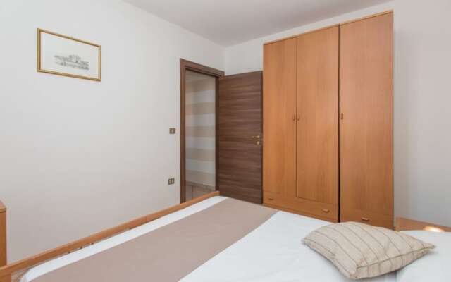 Trilocale Isola di Pazze PT fronte mare